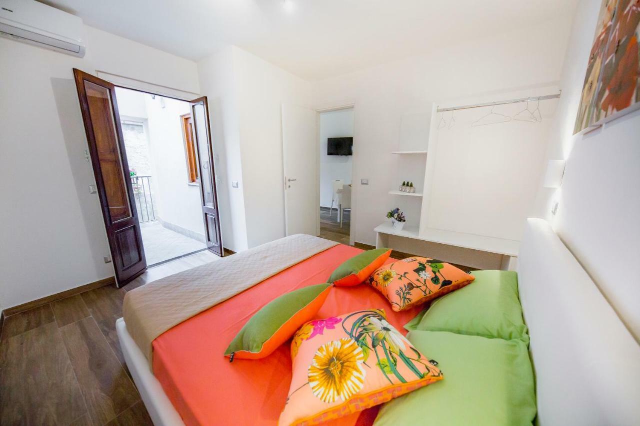 Marechiaro House Apartment เชฟาลู ภายนอก รูปภาพ